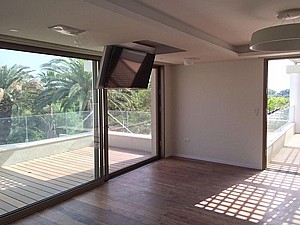 מעלית תקרה נסתרת למסך 75׳׳ מעלית תקרה נסתרת למסך 75׳׳